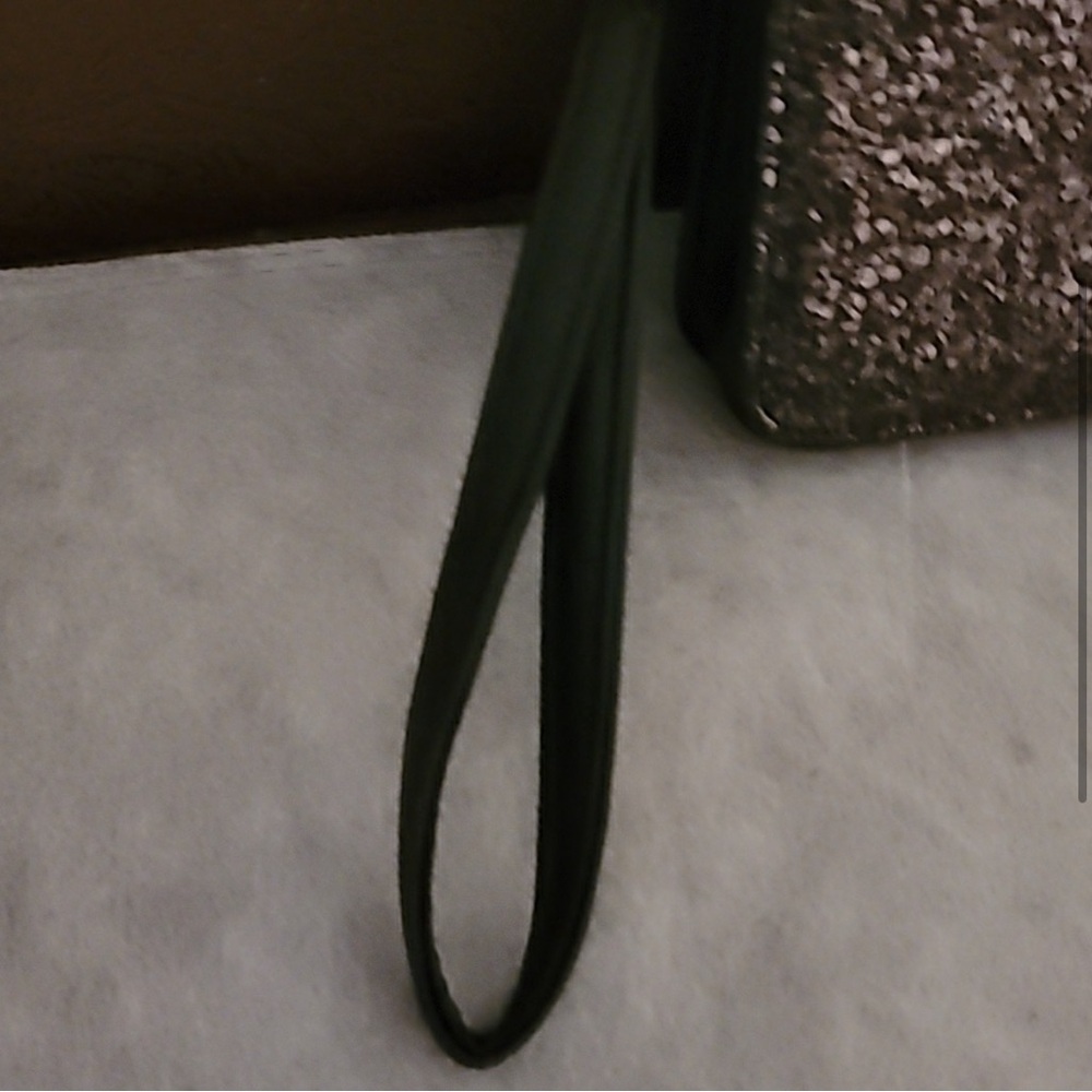 Betsy Johnson wristlet - Picture 3 of 6